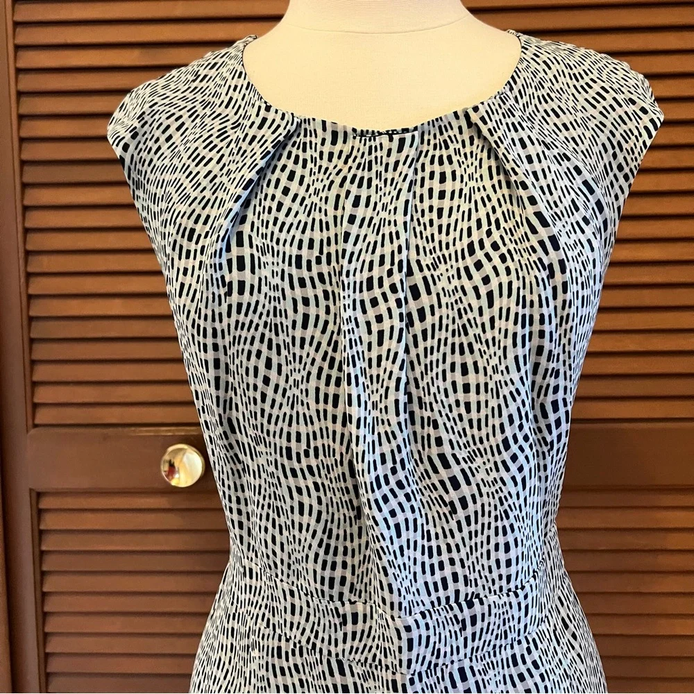 Tory Burch navy blue and White Patterned silk dress Dress 14 sleeveless